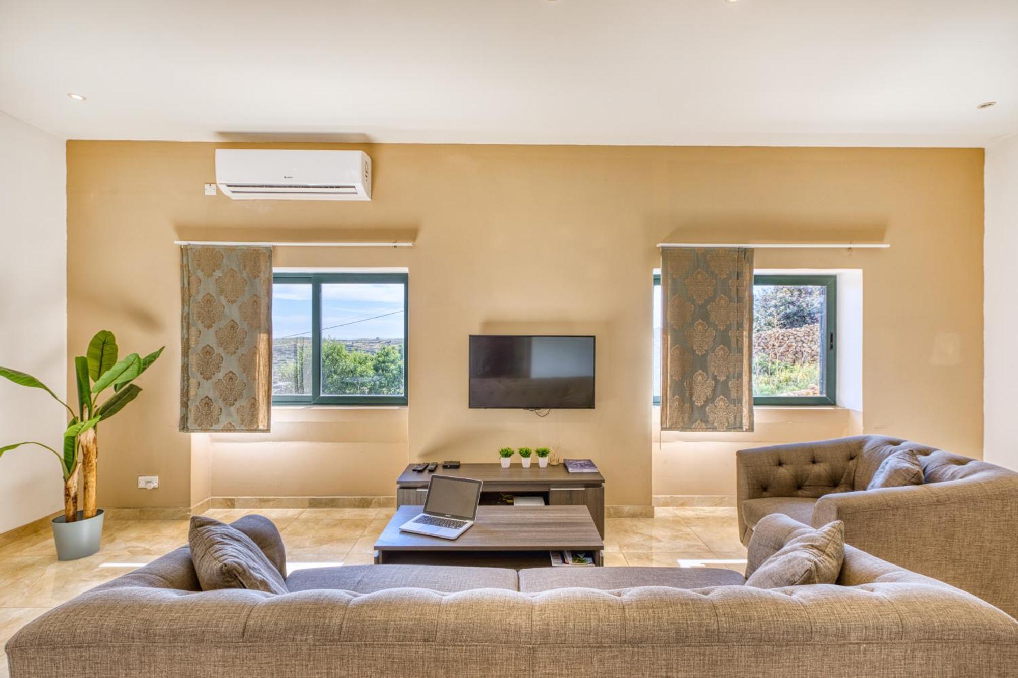 Spacious, Bright, Valley & Sea View Maisonette Xaghra Luaran gambar