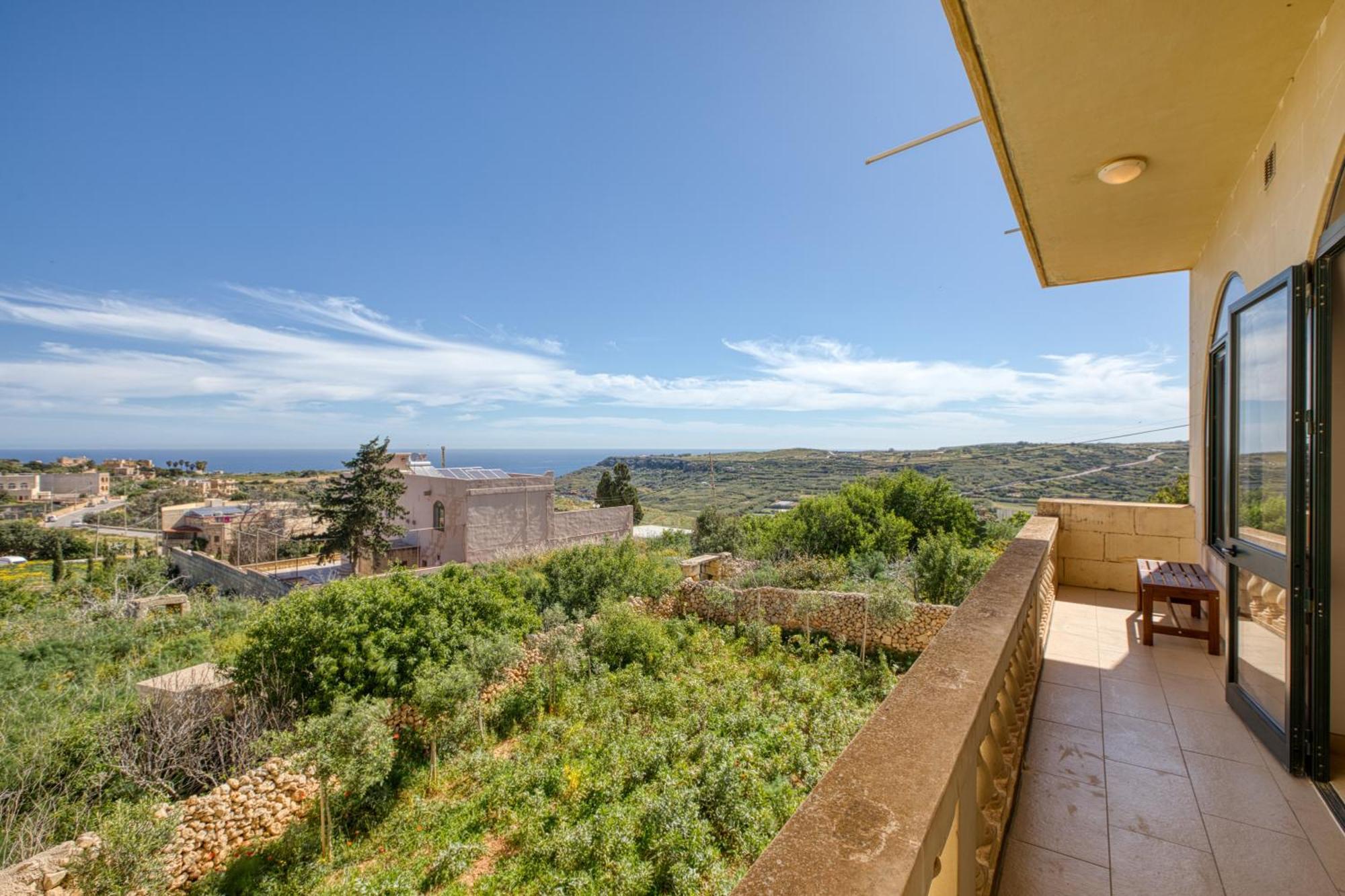 Spacious, Bright, Valley & Sea View Maisonette Xaghra Luaran gambar